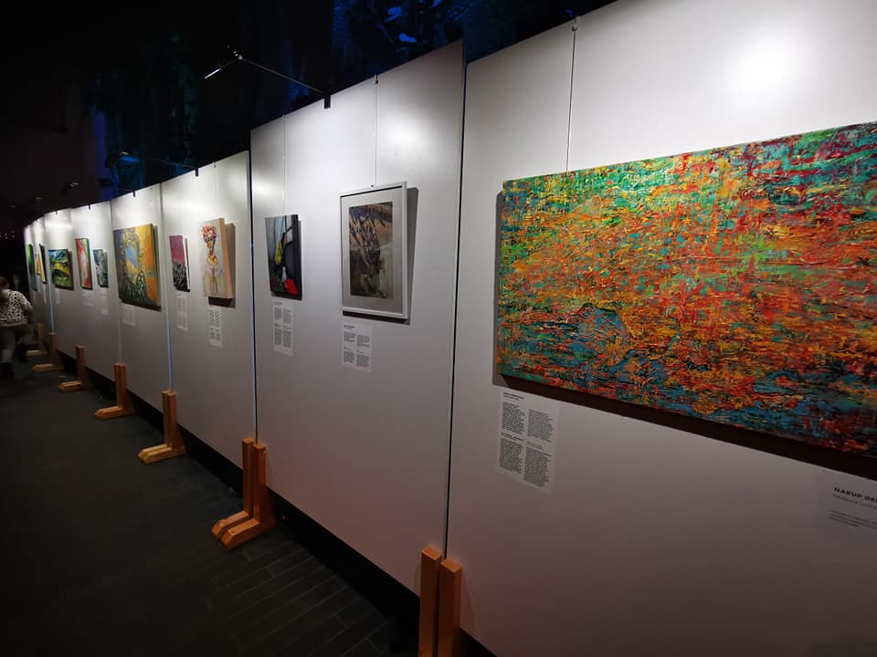 On 12 December, connected to International migrant day, ADRA Slovenia opened a humanitarian art exhibition of Ukrainian artists titled 'New life'. The artworks can be viewed online and are also available for purchase. Organisers decided to support the Ukrainian artists by organising the production, exhibition and selling of their artwork to support refugees' life and work in Slovenia.