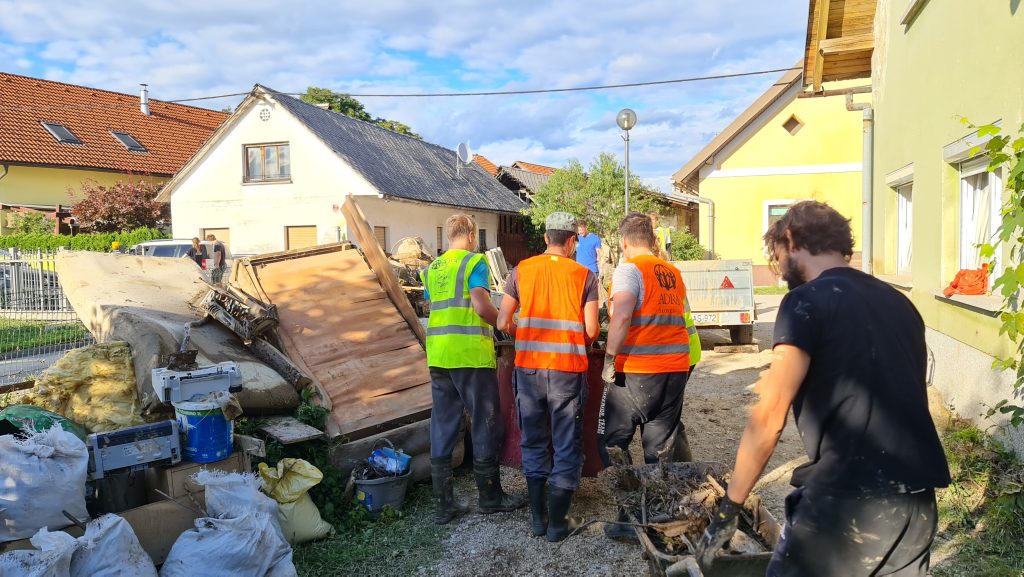 ADRA Volunteers in Slovenia assist people affected by floods. 