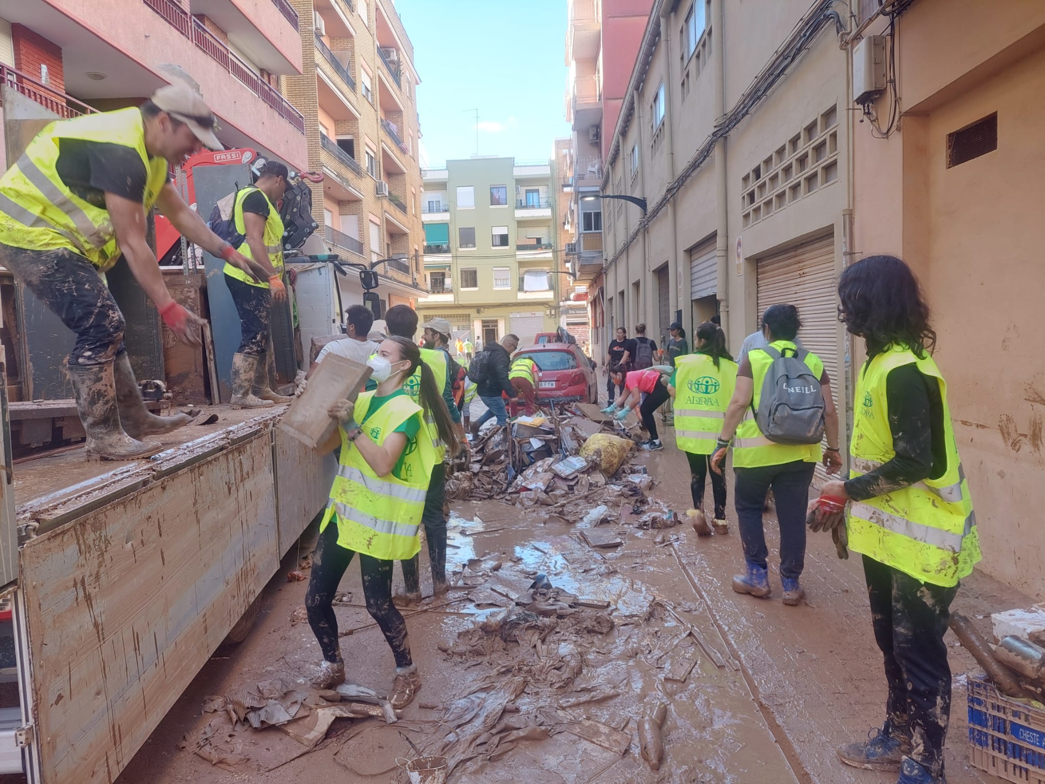 ADRA volunteers engaged in cleaning activities in Valencia region