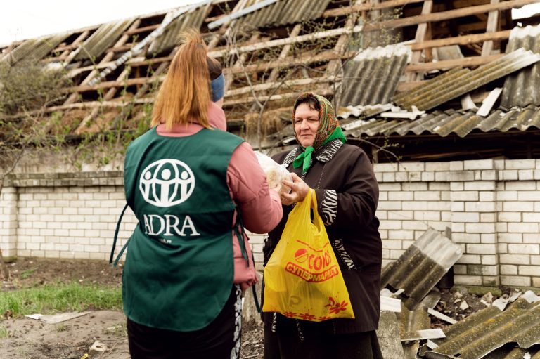 ADRA Ukraine helping at the frontline
